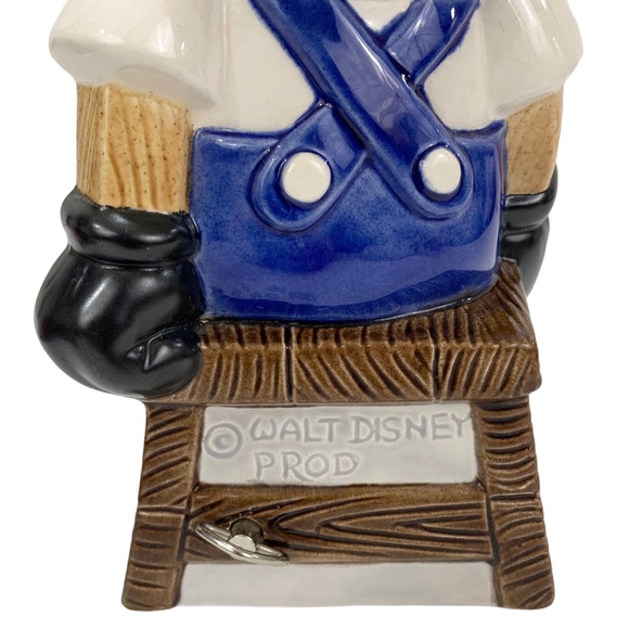 Walt Disney Pinocchio Ceramic Musical Figurine - Picture 4 of 8